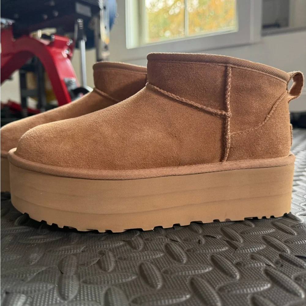Ultra Mini Plattform UGGS *Sprayed for protection* - Picture 2 of 8